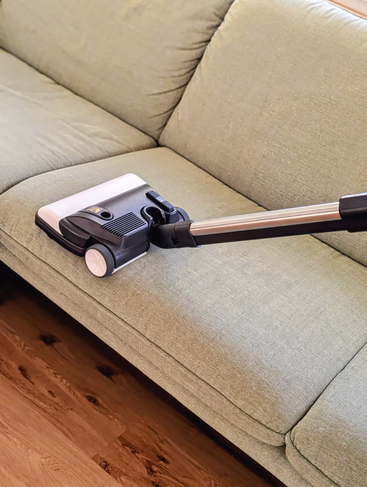 Allergene zuverlässig im Wasser gebunden Tiefenreinigung von Polstern und Matratzen mit dem DELPHIN