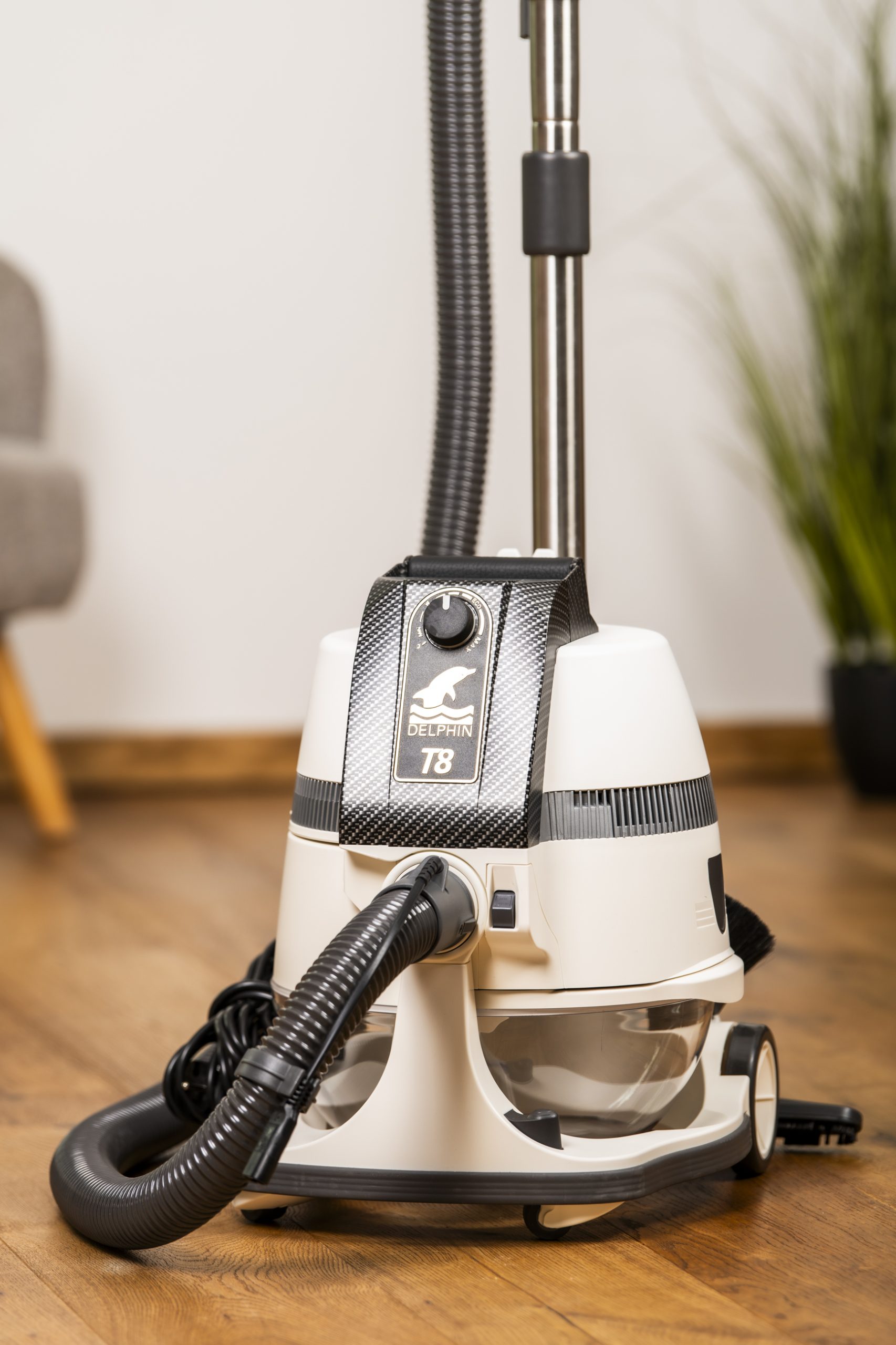 Mehr als Staubsaugen – Reinigung im System DELPHIN Wasserstaubsauger als ganzheitliches Raum- und Luftreinigungssystem